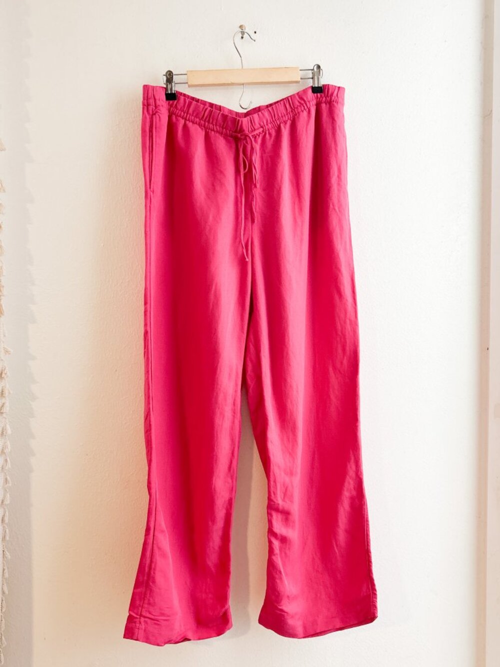 EUC Wide-Leg Drawstring Pants in Bright Raspberry - Picture 2 of 9